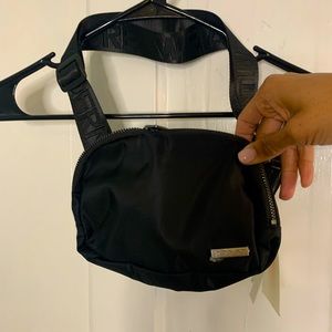 Monat crossbody bag